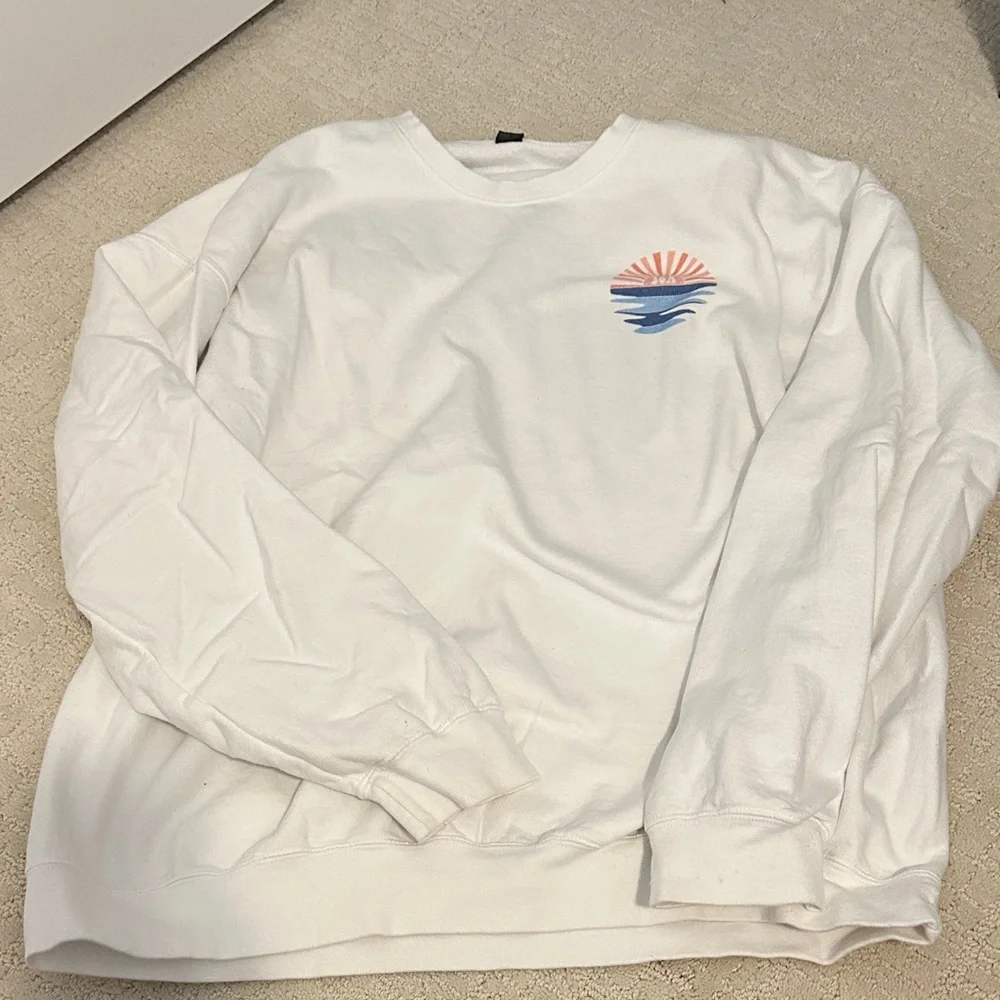 White Sweatshirt with Sunrise Graphic - Picture 3 of 4